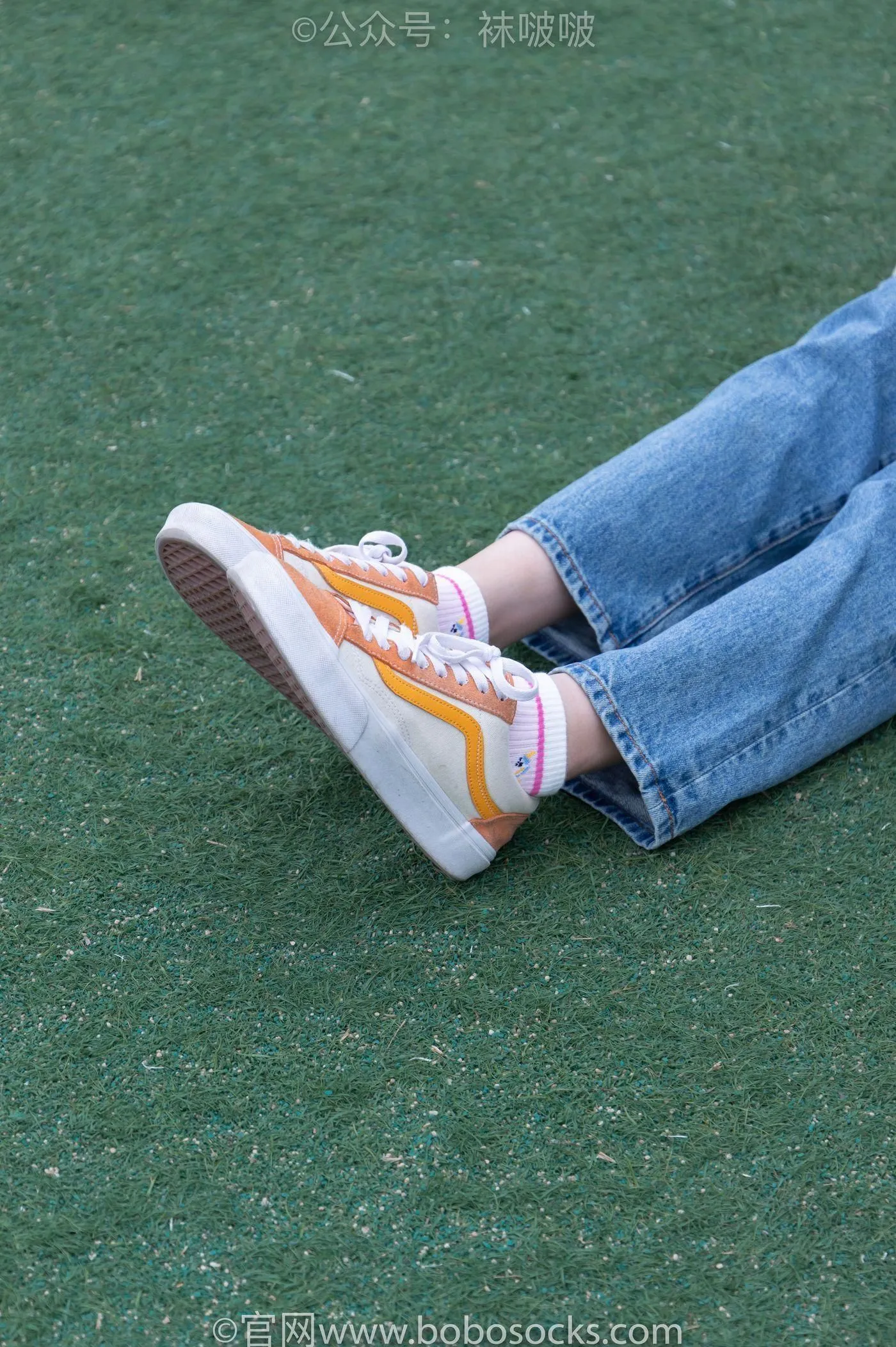 [BoBoSocks袜啵啵]NO.004 泡芙-vans帆布鞋、白棉袜、裸足 [127P]插图2